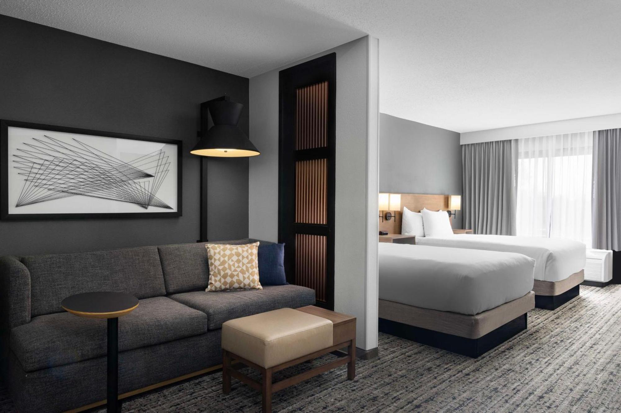 Double Room with Two Double Beds and Mountain View,1623672046:JPEG