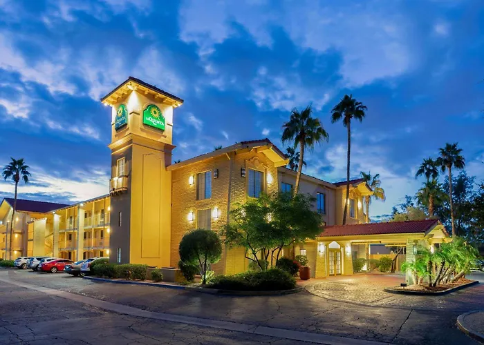 La Quinta Inn By Wyndham Phoenix Sky Harbor Airport
